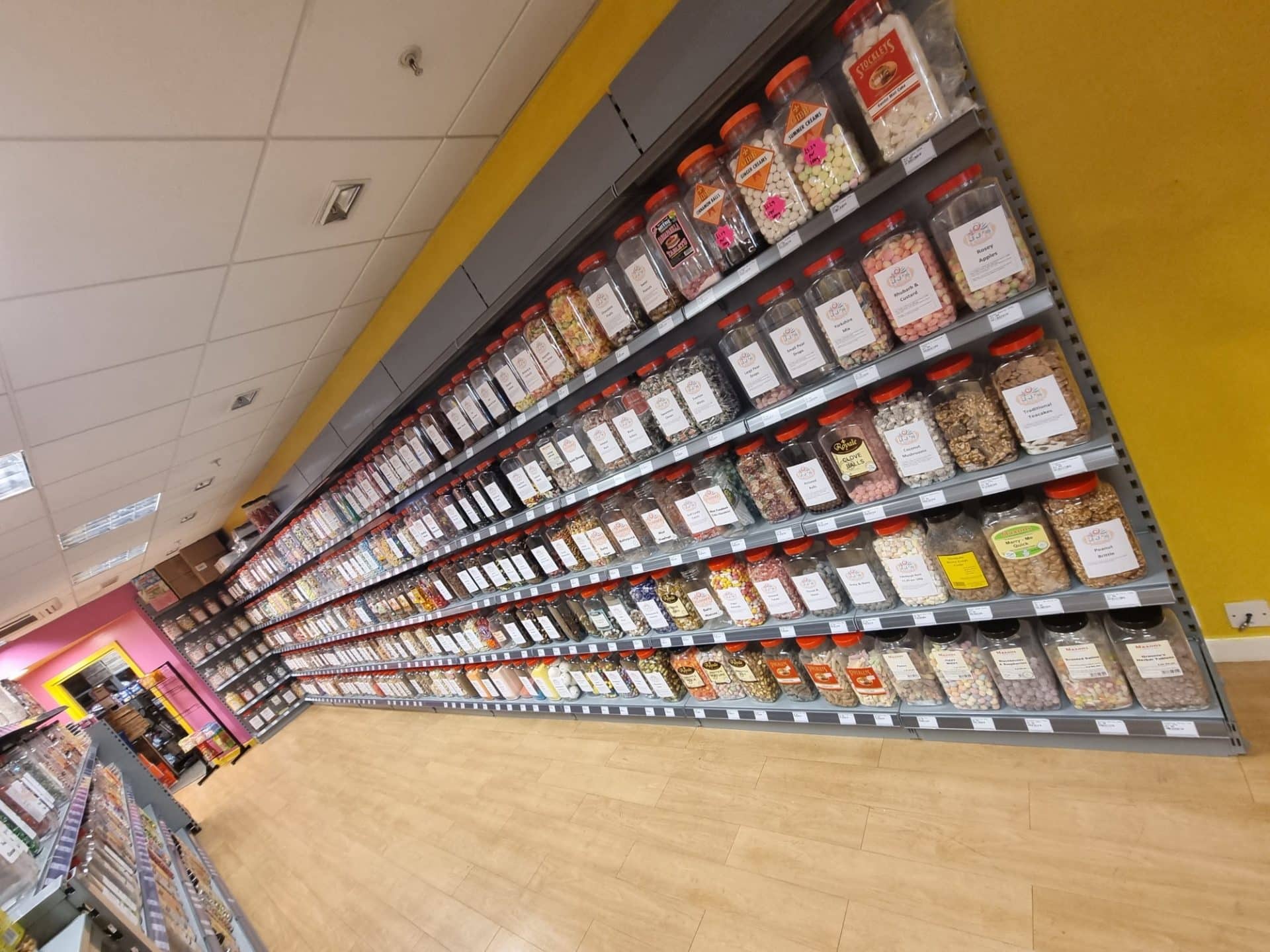 Retail Shop Wall Shelving