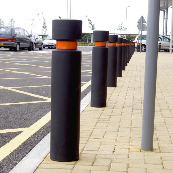 EB100 Polyethylene Plastic Bollard