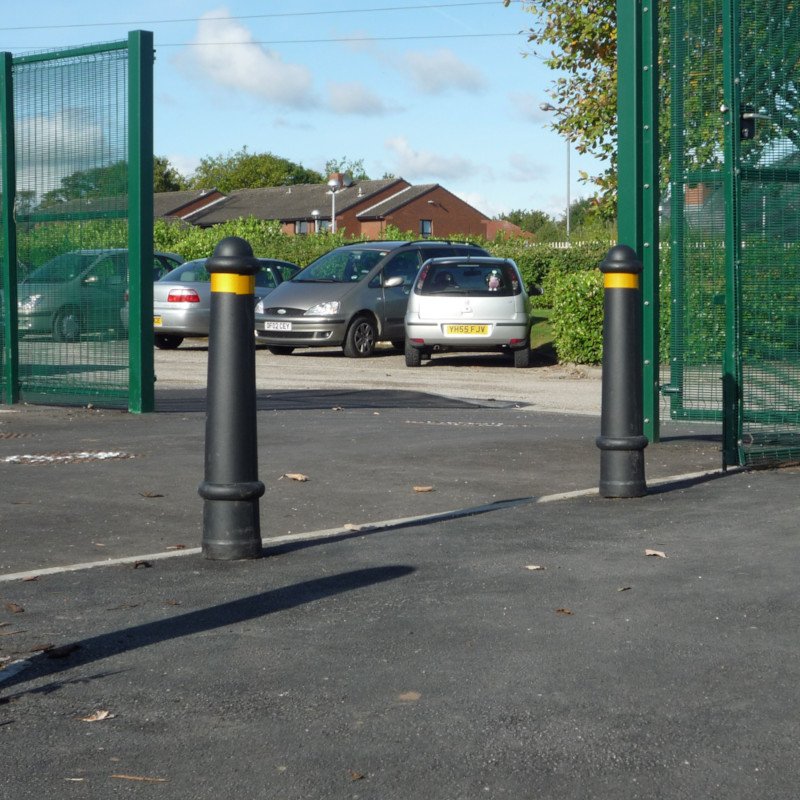 Polyethylene Bollard with Steel Core | Cast Iron Manchester Alternative | EB200