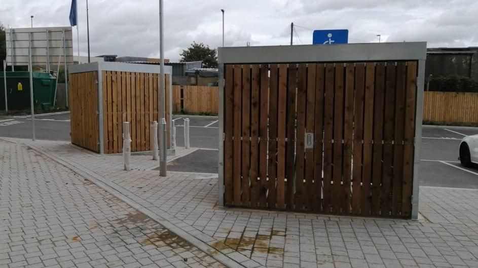 Secure Timber Cycle Shelter | Deluxe 6 Bike Store