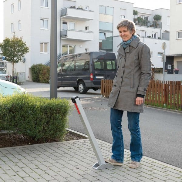 Semi-Automatic Drop Down Security Post | CONTROLLER-PLUS