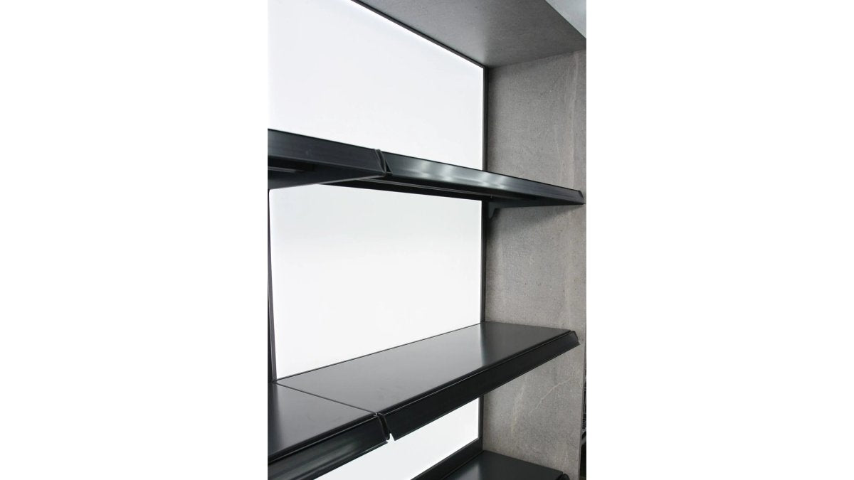 LED Illuminated Back Panels: Non-Yellowing Retail Displays