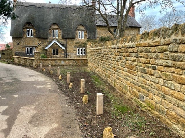 Oak Timber Bollard Supplier