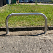 60mm Hooped Perimeter Barrier - Stainless Steel - Concrete In