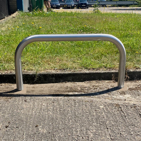 60mm Hooped Perimeter Barrier Stainless Steel Concrete In | Store Fittings Direct