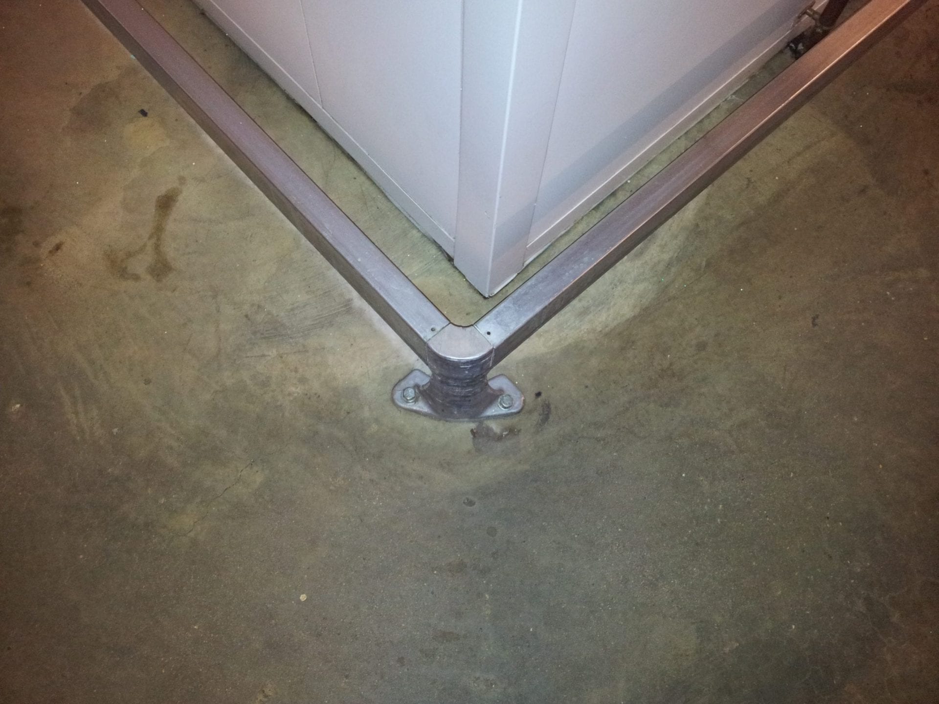 MBT Floor Fixing (2 per foot)