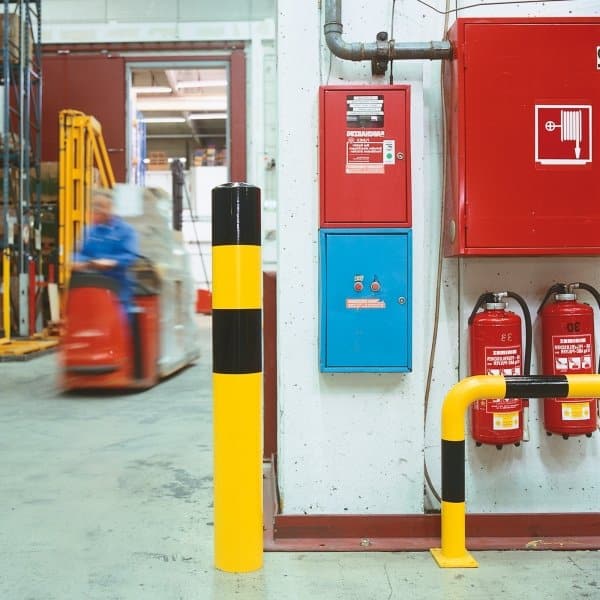 Heavy Duty Service Bollard | Black Bull