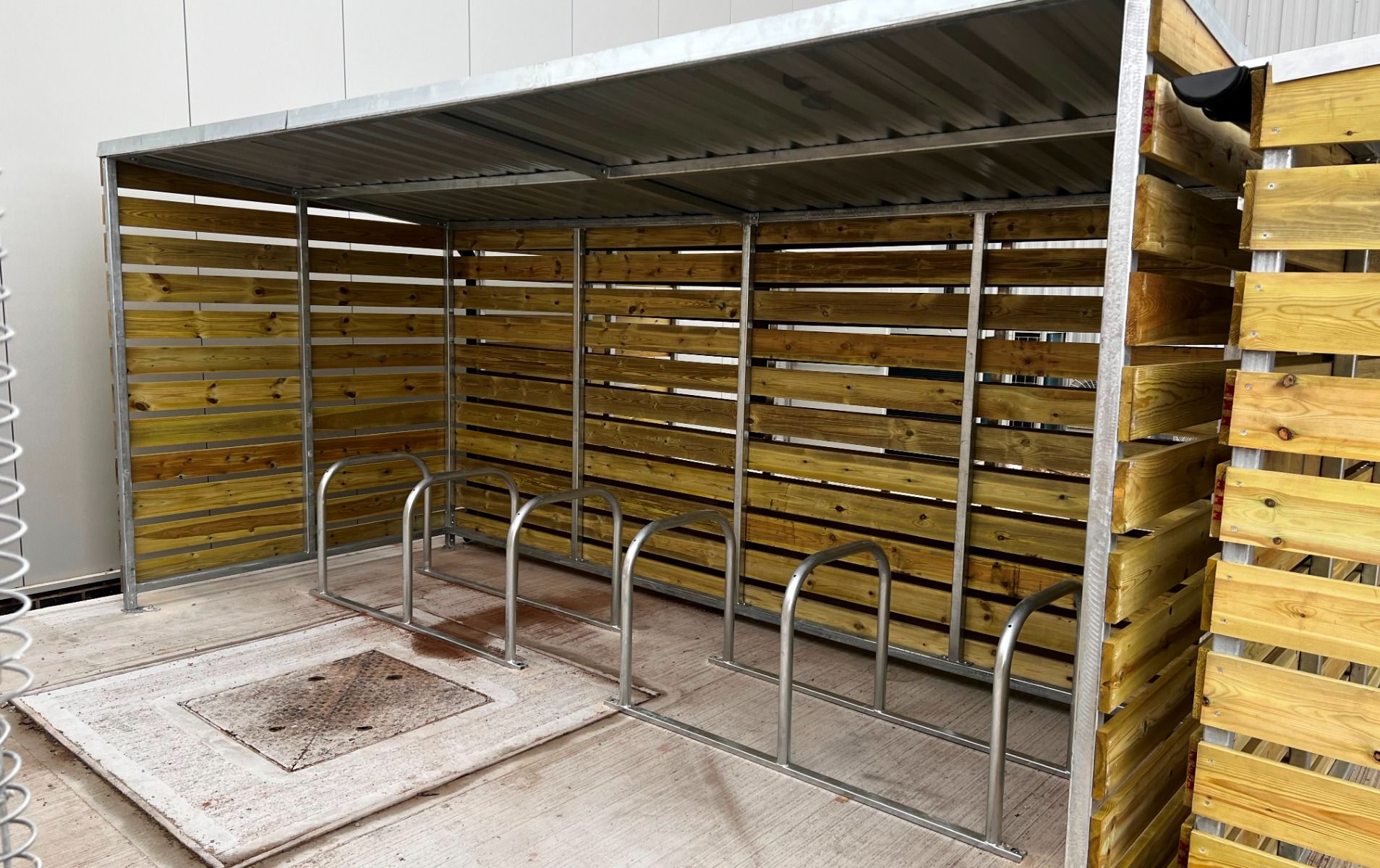 Eco Timber Cycle Shelter | Bike Store - Store Fittings Direct