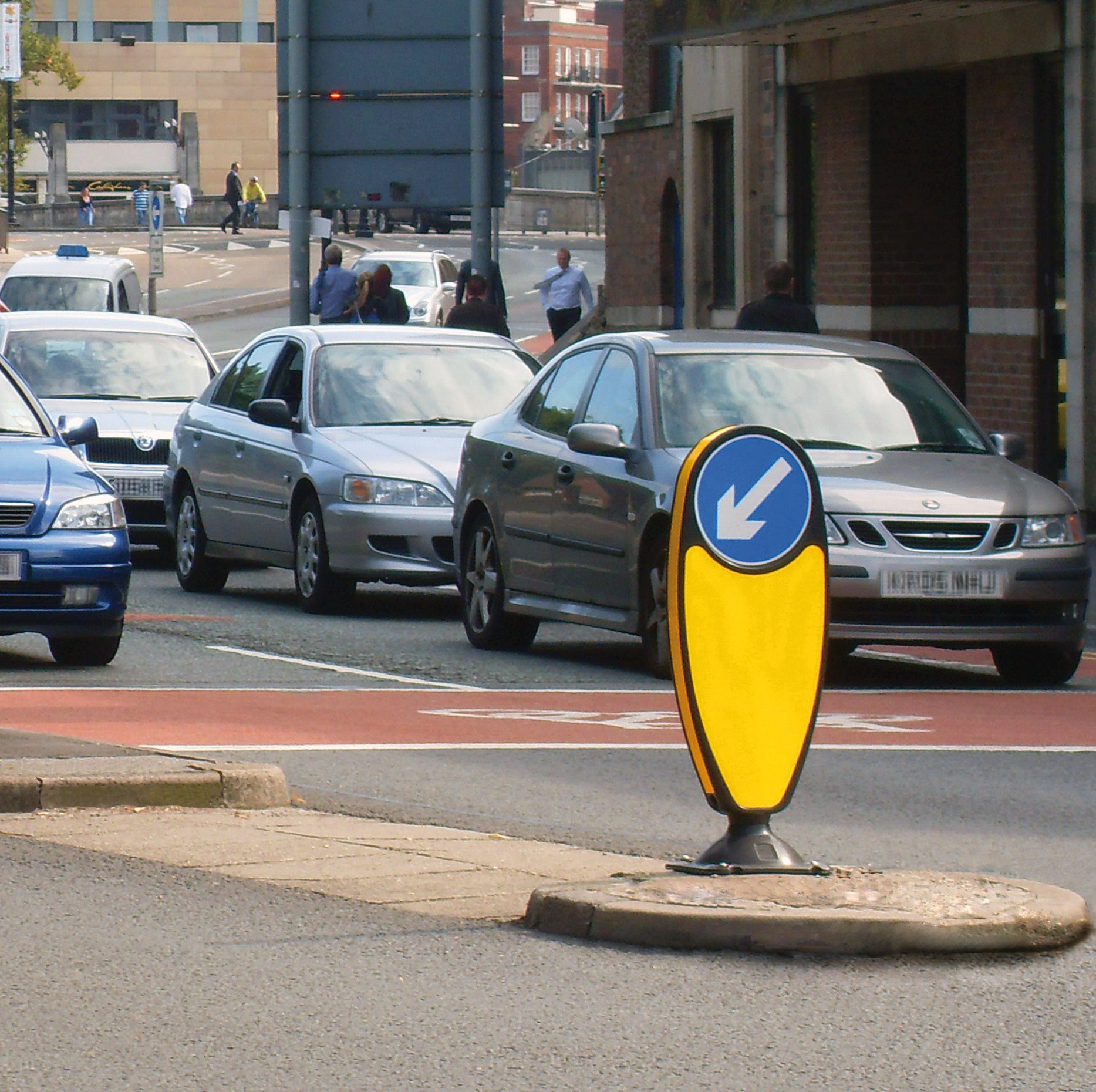 Flexible Keep Left Bollards | Night Owl - Store Fittings Direct