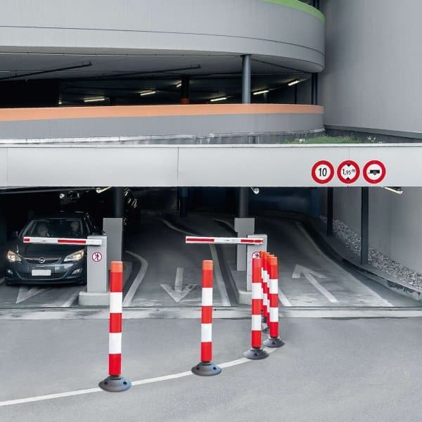 Off-Highway traffic posts