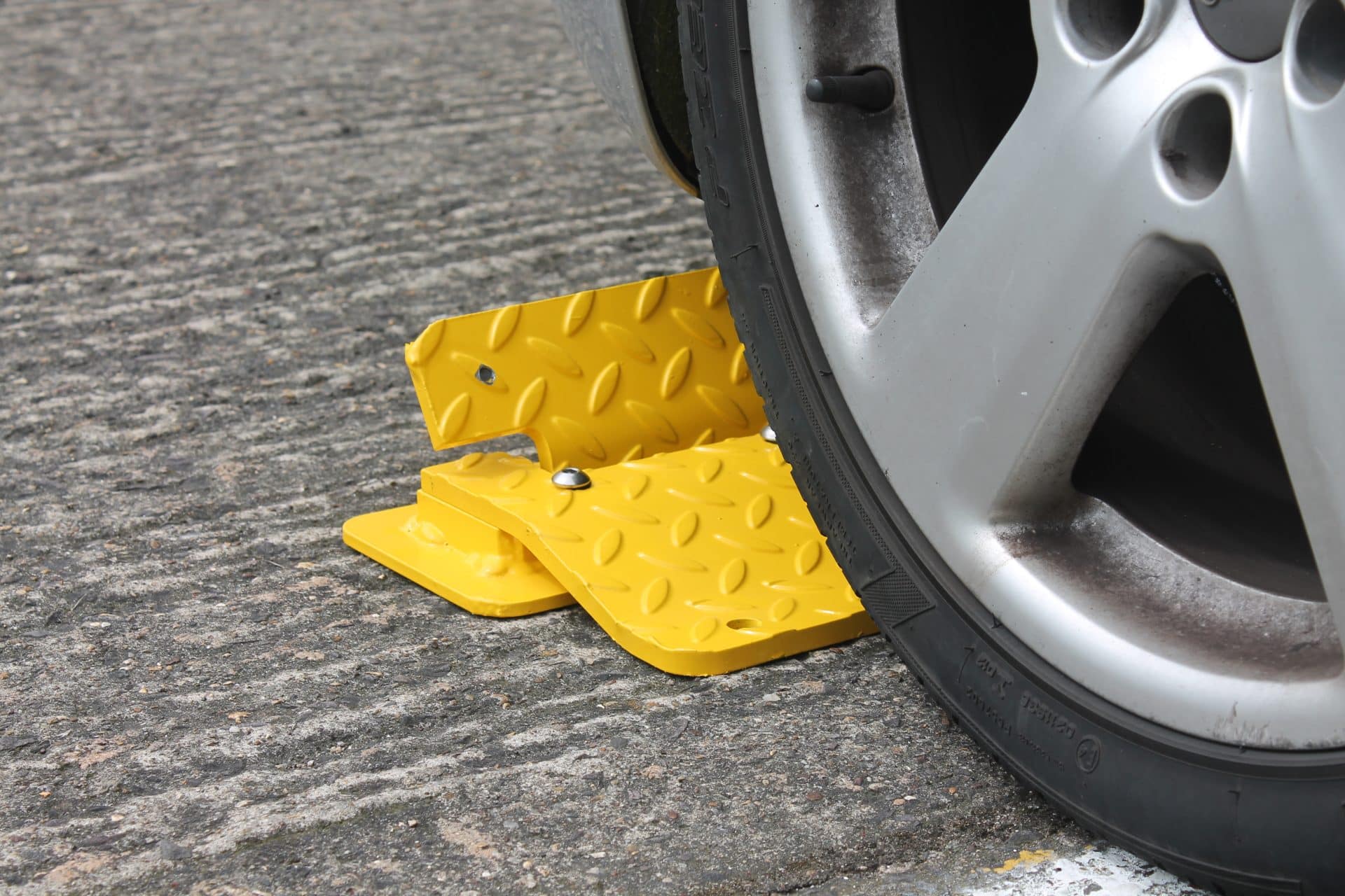 Surface Mounted Flow Plates