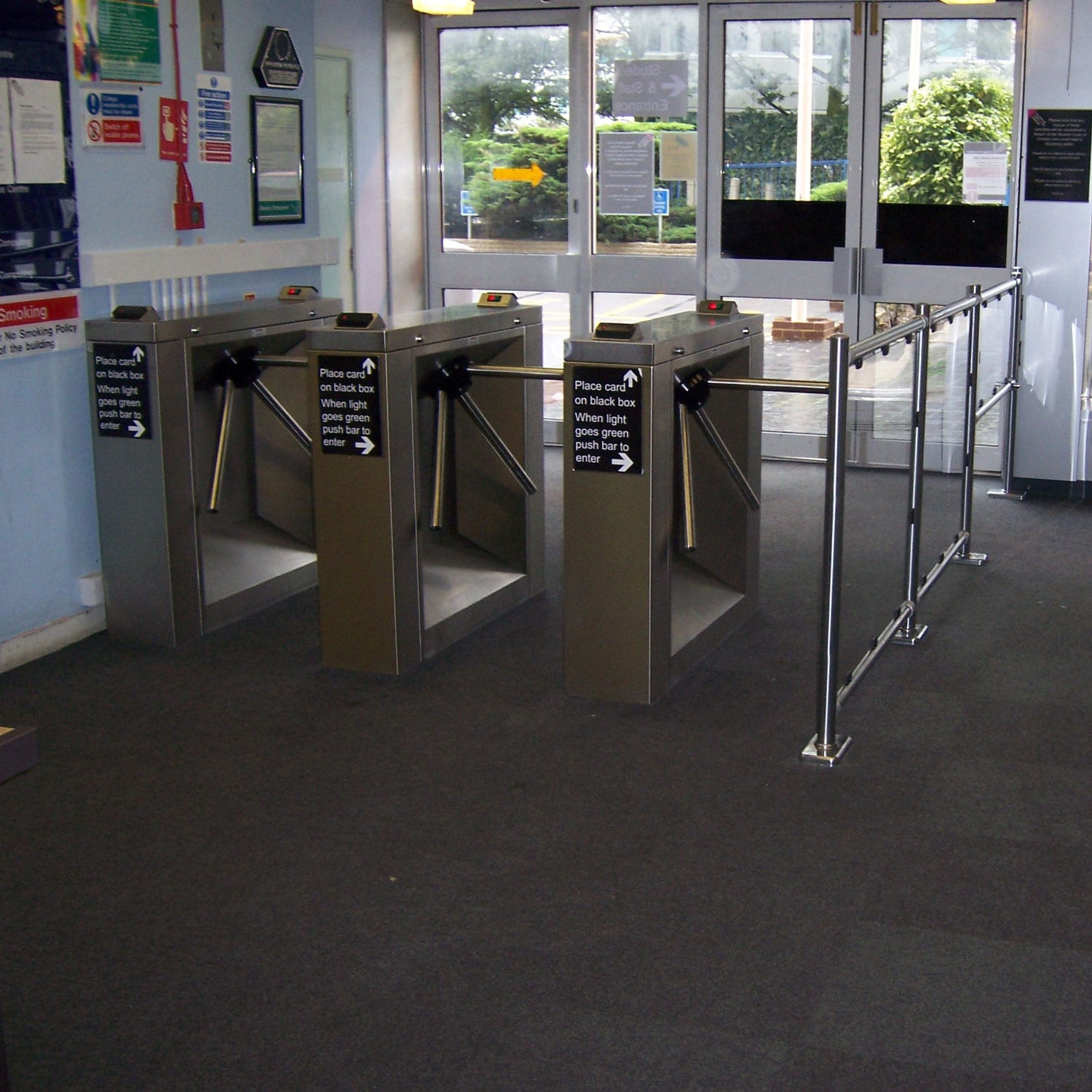 Triflo Console Access Control Half Height Turnstile - Store Fittings Direct