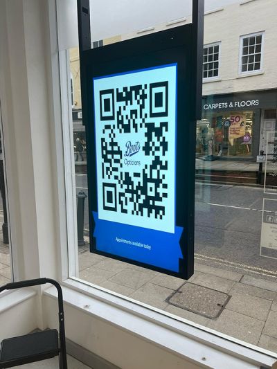 Ultra High Brightness Hanging Double Sided Digital Window Displays 3,500 cd/m² | Floor or Ceiling Mount - Store Fittings Direct